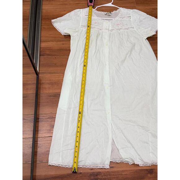 Character White Lace Trim Nightgown Floral Embroidered Short Sleeve Women’s M - Picture 2 of 6